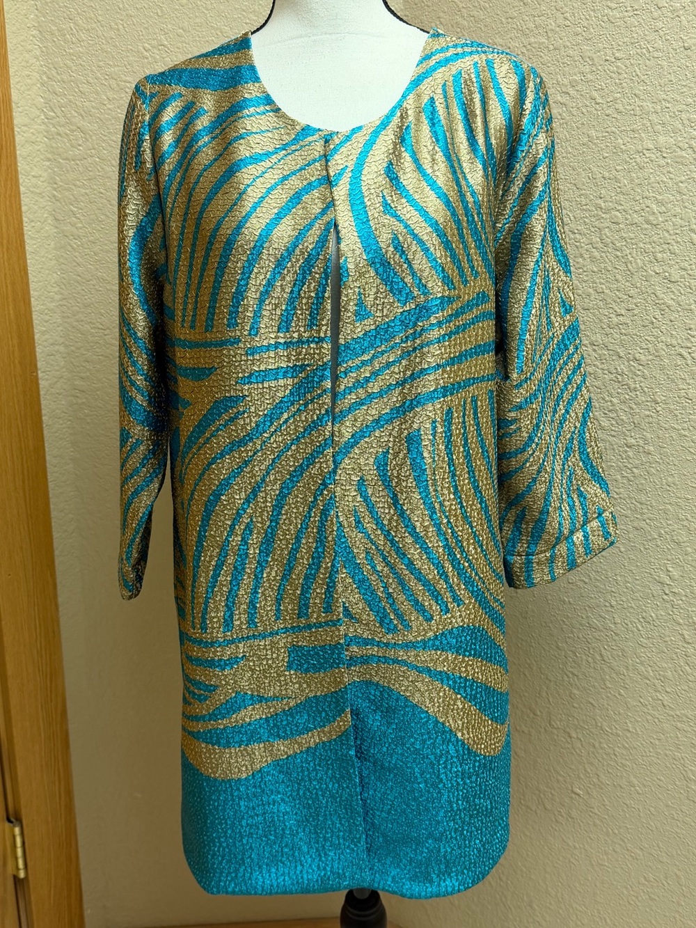 4/$20 Chico’s Travels Teal and Gold Metallic Patterned Long Sleeve Kimono